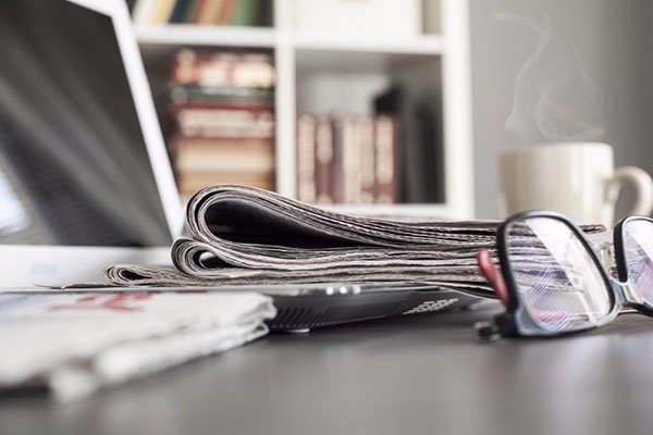 將要整列的零件隨意放到整列機治具板，然后加以各 01